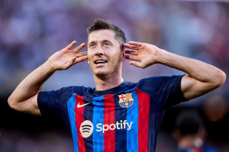 Lewandowski da la victoria al Barcelona